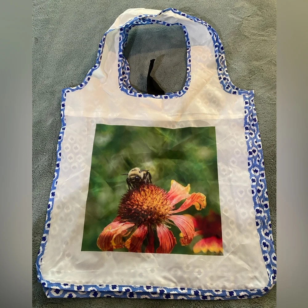 Honey bee on flower substantial sholder bag grocery or shopping bag NEW